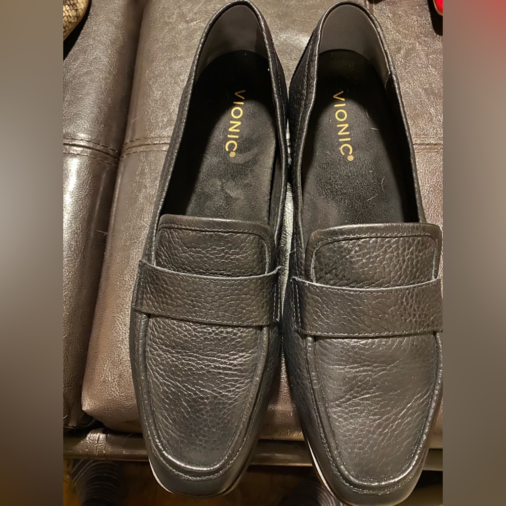 Vionic - Sellah Loafers